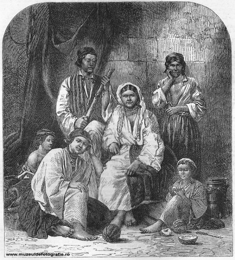 Group of Ctsigans, or Gipsies Group of Ctsigans, or Gipsies - gravura realizata de Dr. Mawer dupa o fotografie de Szathmari, publicata la 01 Aprilie 1865 in The Illustrated London News, pag. 300-301