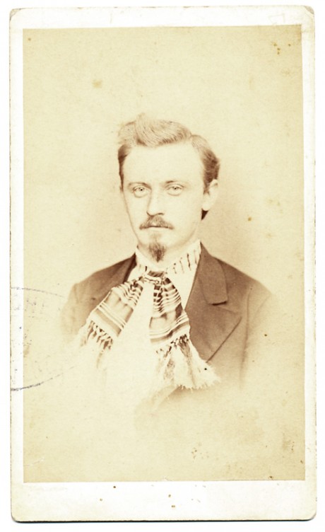 spoutil Portret realizat de A. Spoutil. Imagine nedatată.